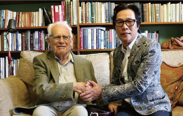 「玫瑰印记Rose D′Amour」携手英国DAVID AUSTIN ROSES跨界合作,开启“玫瑰与爱”的全新篇章!